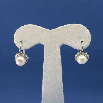 Gold earrings with pearls Gold earrings with pearls