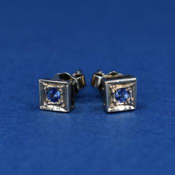White Gold Earrings - 1970 White Gold Earrings - 1970