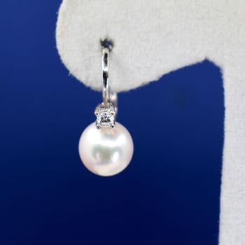 Gold earrings with pearls and diamonds Gold earrings with pearls and diamonds