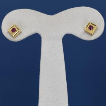 Gold Earrings - 1960 Gold Earrings - 1960