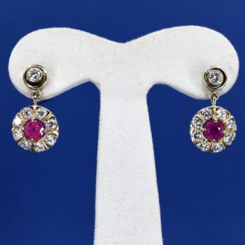 Gold earrings with ruby and diamonds